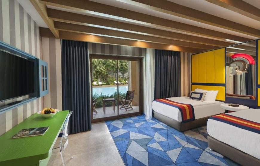 Legendary Suite Swim Up