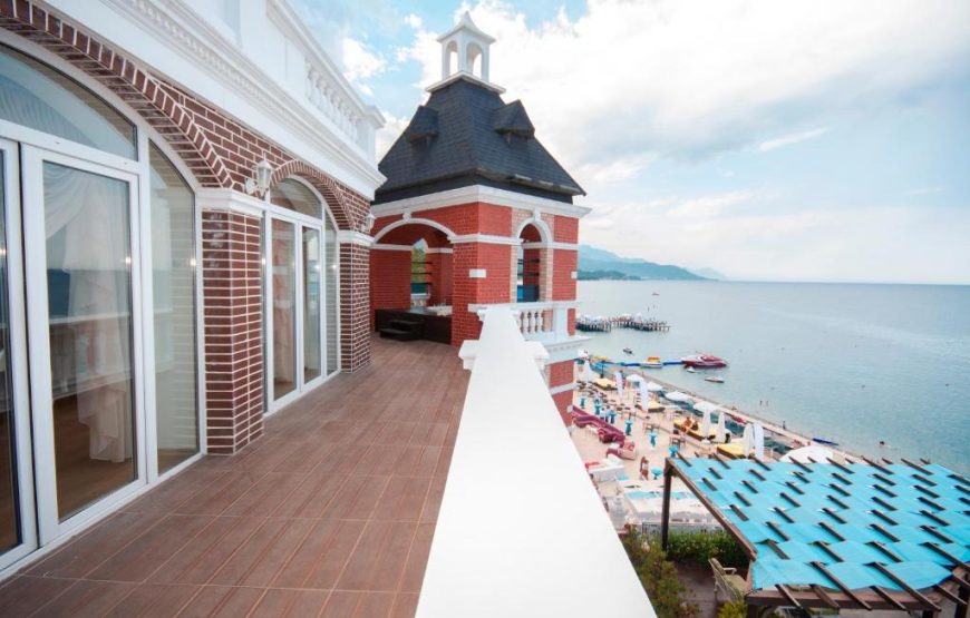 Queen Beatrix Suite with Spa Bath