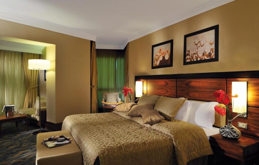 Senior Suite – Side Sea View