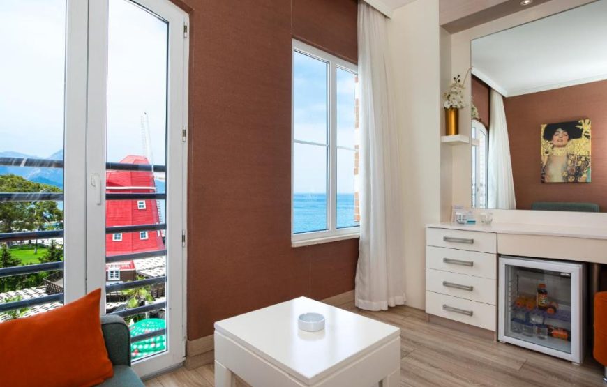 Standard Side Sea View Room