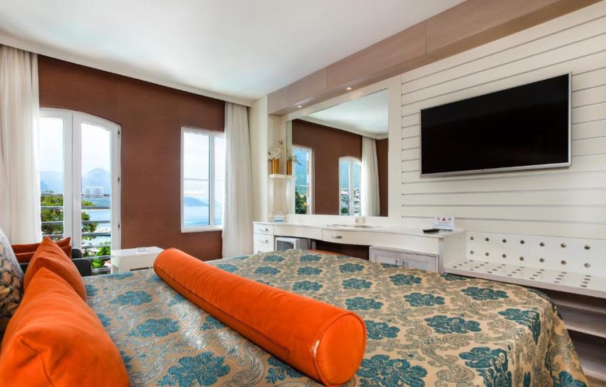 Standard Side Sea View Room