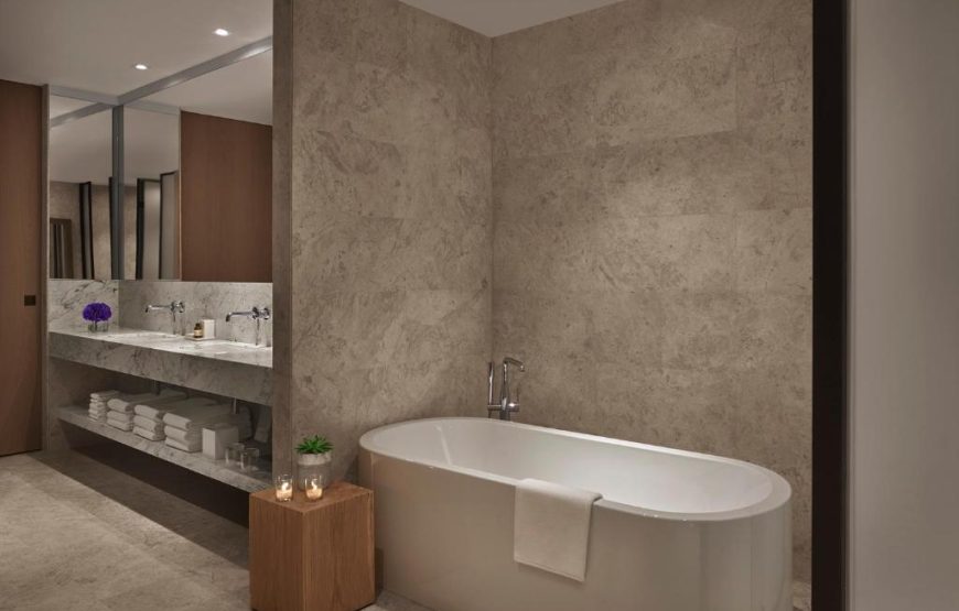 Superior King Loft with Balcony and Garden View