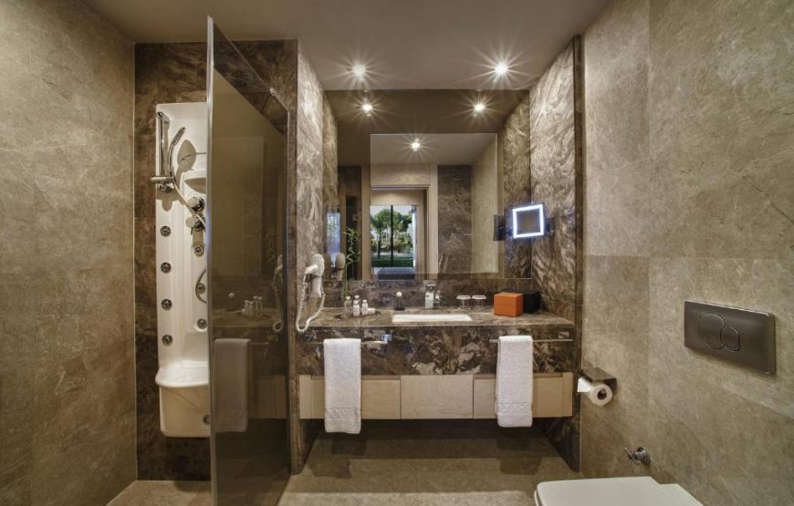 Teras Family Suite with Land View