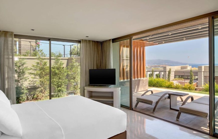 Two Bedroom Suite Sea View with Balcony